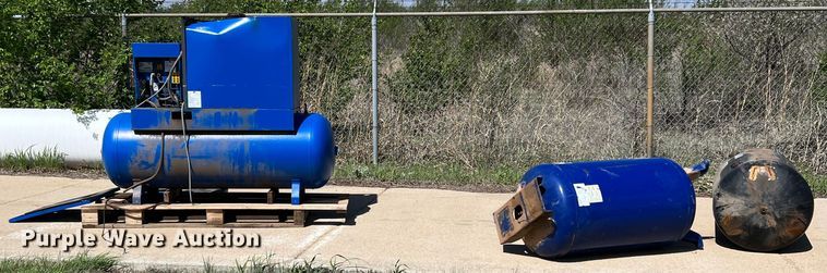 image for item LB9296 2012 Quincy  air compressor