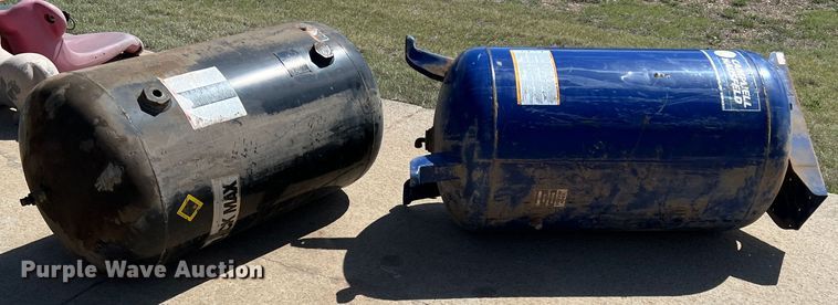 image for item LB9296 2012 Quincy  air compressor