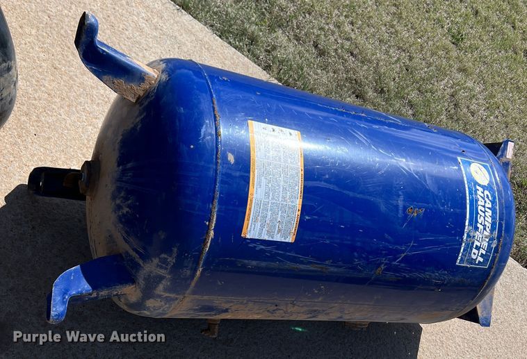 image for item LB9296 2012 Quincy  air compressor