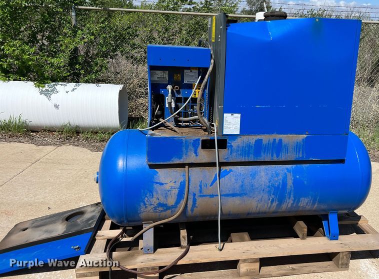 image for item LB9296 2012 Quincy  air compressor