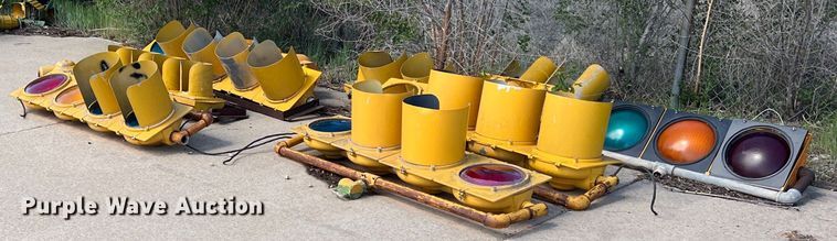 image for item LB9298 Approximately 5 stop lights