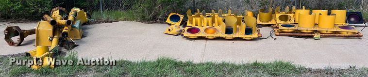 image for item LB9298 Approximately 5 stop lights