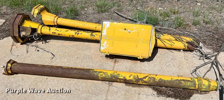 image for item LB9298 Approximately 5 stop lights