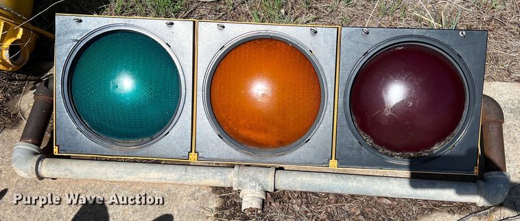 image for item LB9298 Approximately 5 stop lights