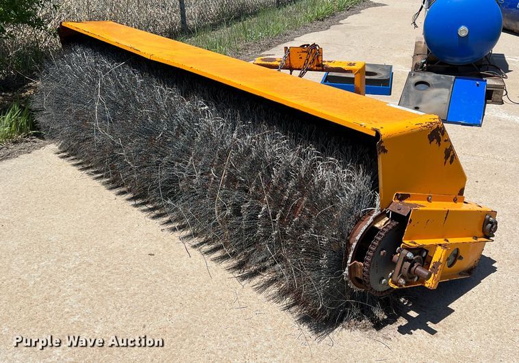 image for item LB9303 ODB RMB508  xtreme sweep broom