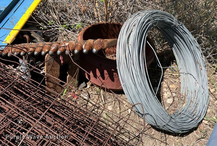 image for item LB9305 Fencing materials