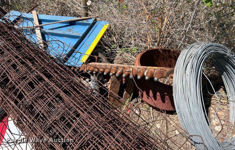 image for item LB9305 Fencing materials