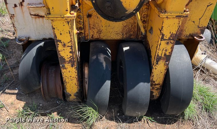 image for item LB9309 Galion Roll-O-Matic UB-220  pneumatic roller