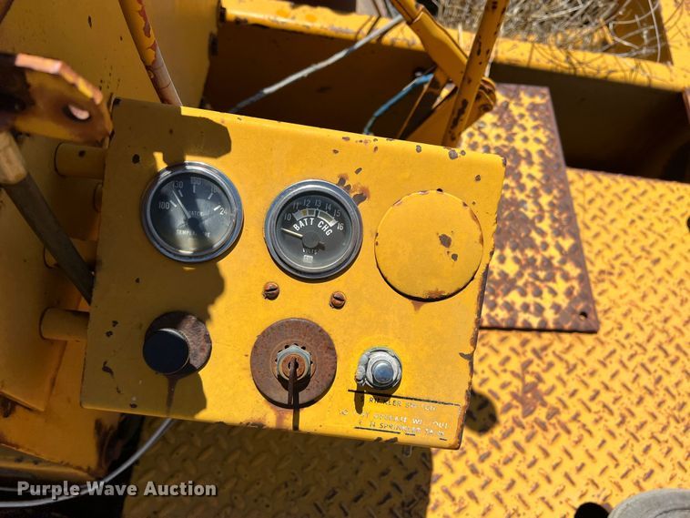 image for item LB9309 Galion Roll-O-Matic UB-220  pneumatic roller