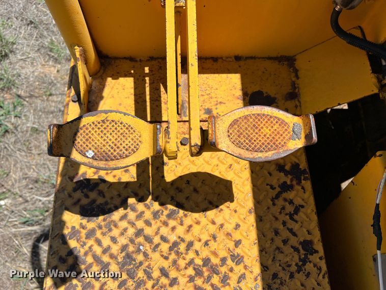 image for item LB9309 Galion Roll-O-Matic UB-220  pneumatic roller