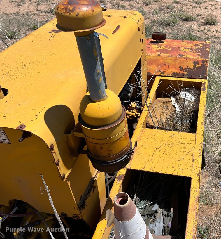 image for item LB9309 Galion Roll-O-Matic UB-220  pneumatic roller