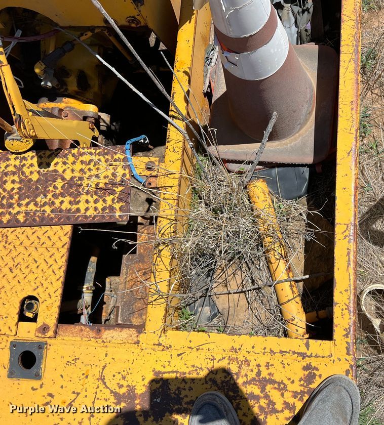 image for item LB9309 Galion Roll-O-Matic UB-220  pneumatic roller