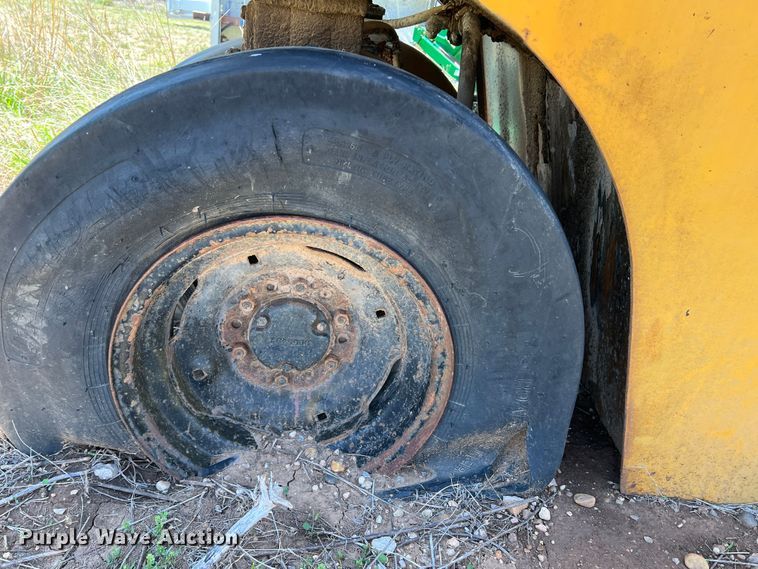 image for item LB9309 Galion Roll-O-Matic UB-220  pneumatic roller