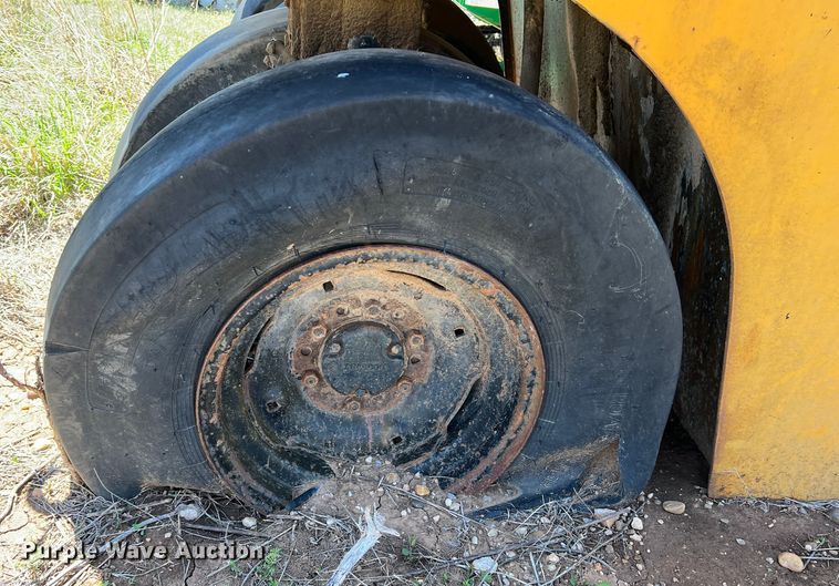 image for item LB9309 Galion Roll-O-Matic UB-220  pneumatic roller