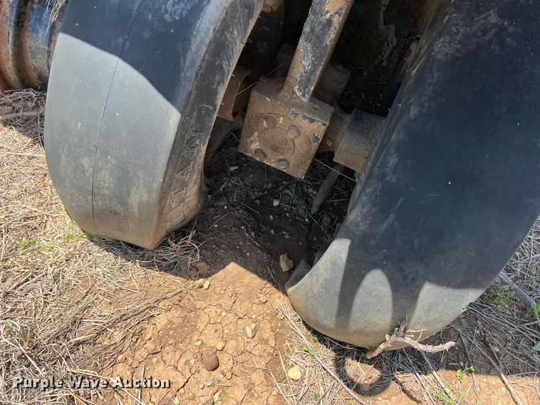 image for item LB9309 Galion Roll-O-Matic UB-220  pneumatic roller