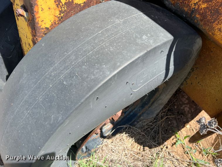 image for item LB9309 Galion Roll-O-Matic UB-220  pneumatic roller