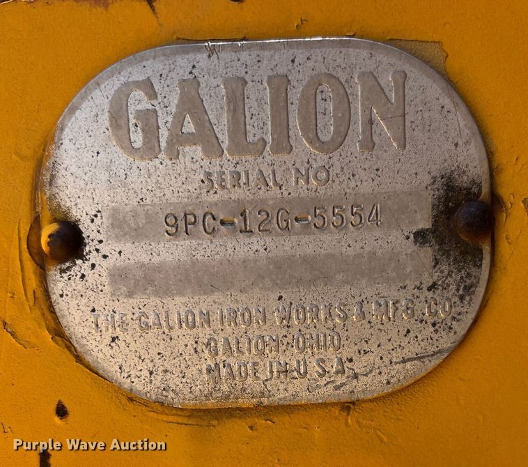 image for item LB9309 Galion Roll-O-Matic UB-220  pneumatic roller