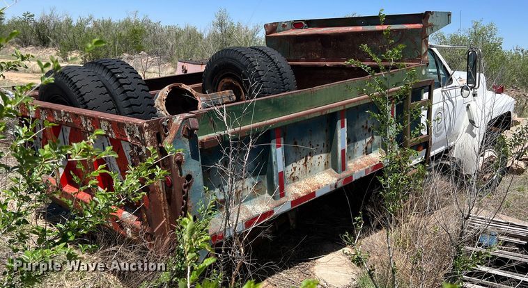 image for item LB9310 1993 Ford F700  dump truck