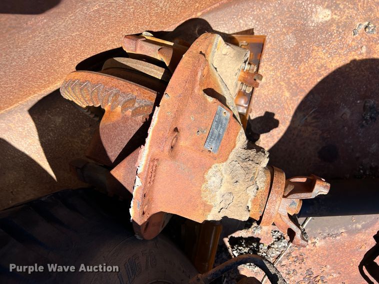 image for item LB9310 1993 Ford F700  dump truck