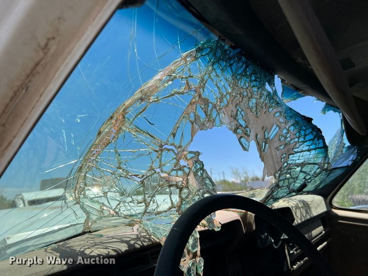 image for item LB9310 1993 Ford F700  dump truck