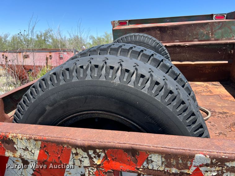 image for item LB9310 1993 Ford F700  dump truck