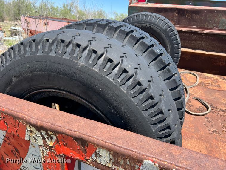 image for item LB9310 1993 Ford F700  dump truck