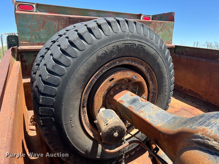 image for item LB9310 1993 Ford F700  dump truck