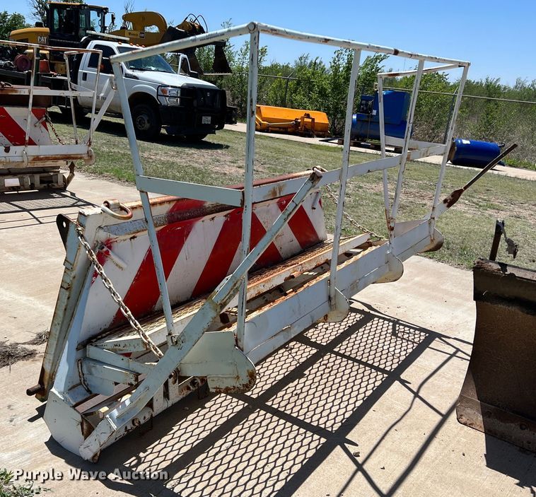 image for item LB9314 End gate spreader