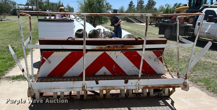 image for item LB9315 End gate spreader