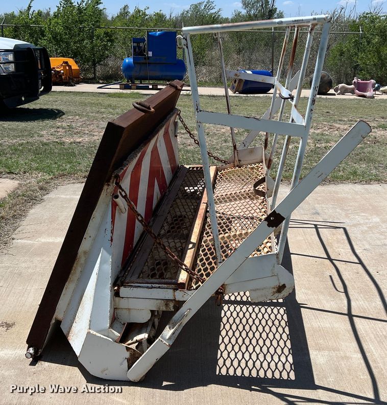 image for item LB9315 End gate spreader