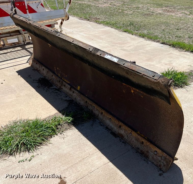 image for item LB9316 Snow plow