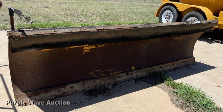 image for item LB9316 Snow plow