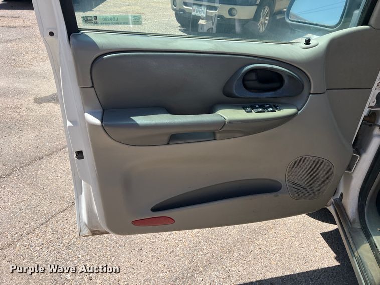 image for item LB9320 2004 Chevrolet Trail Blazer  SUV