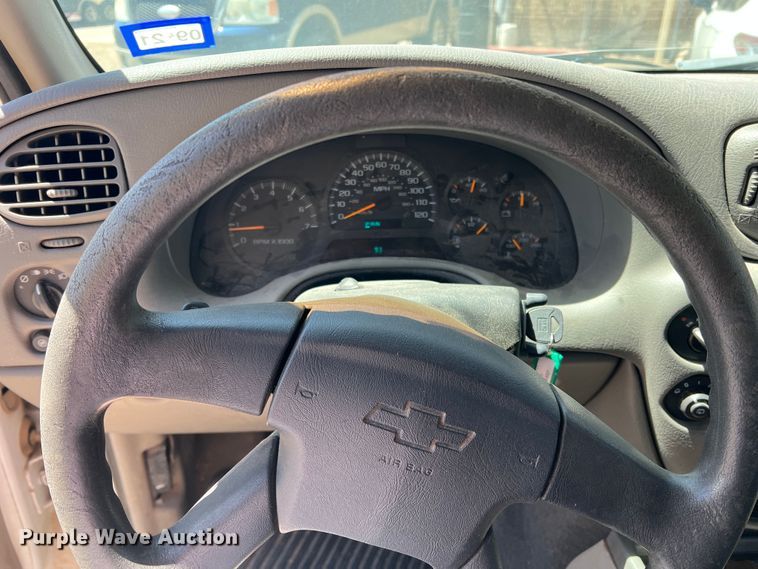 image for item LB9320 2004 Chevrolet Trail Blazer  SUV