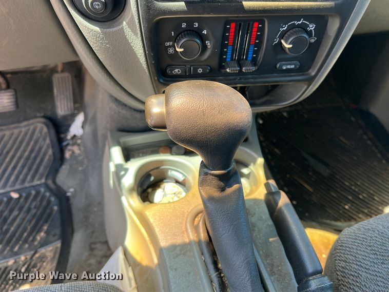 image for item LB9320 2004 Chevrolet Trail Blazer  SUV