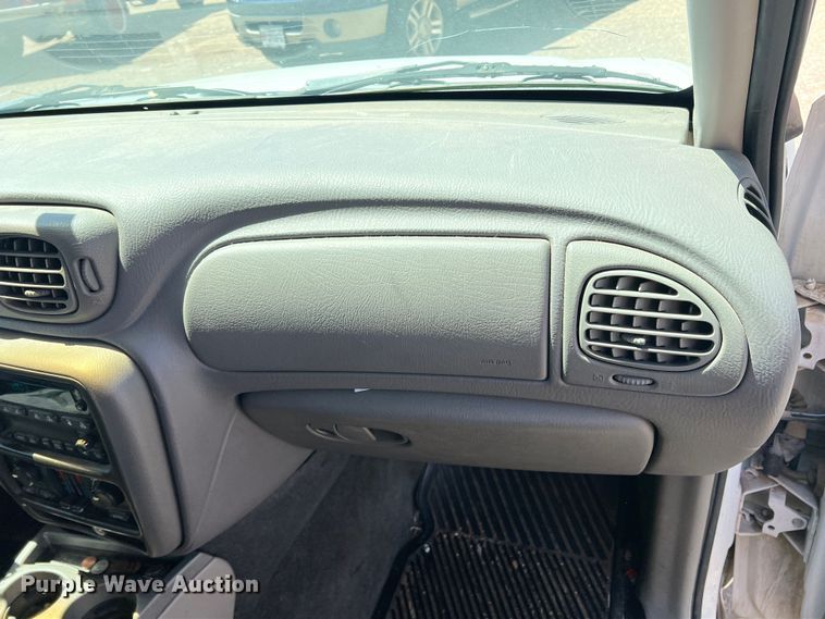 image for item LB9320 2004 Chevrolet Trail Blazer  SUV