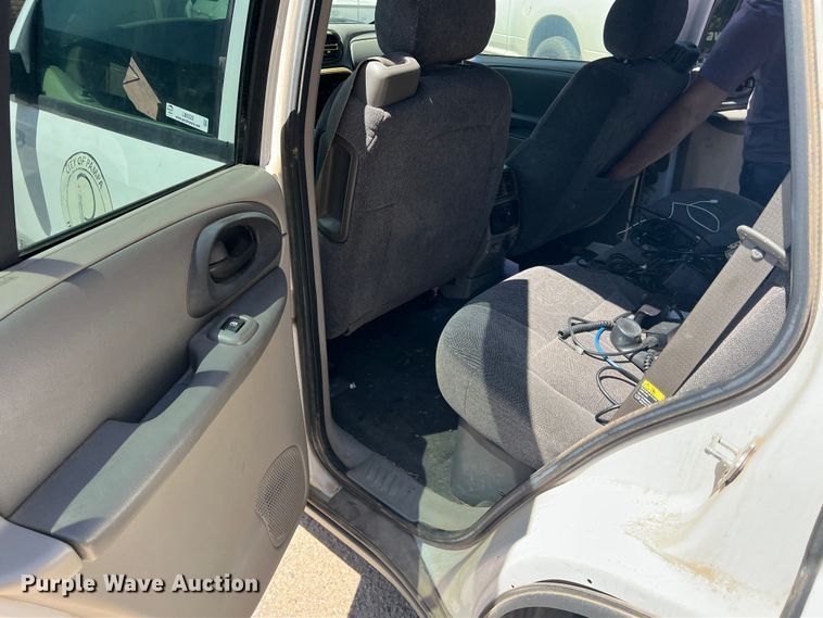 image for item LB9320 2004 Chevrolet Trail Blazer  SUV