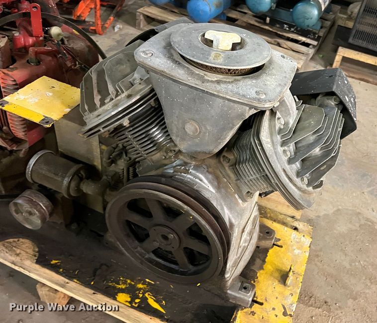 image for item LB9324 Atlas Copco LE8R  air compressor