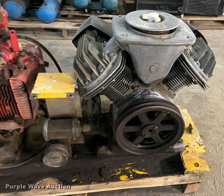 image for item LB9324 Atlas Copco LE8R  air compressor