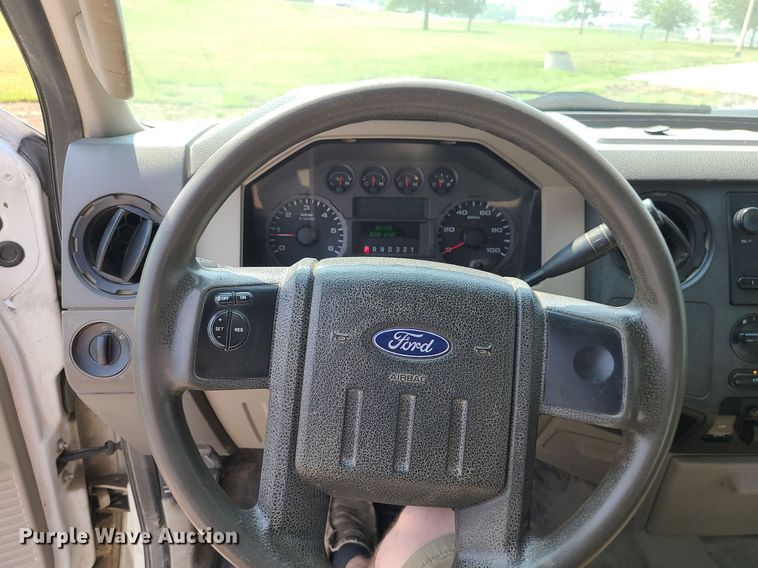 image for item LE9127 2008 Ford F450 Super Duty  SuperCab utility / service truck