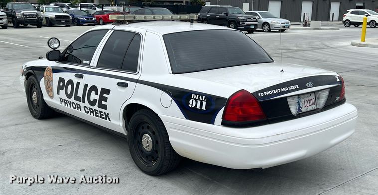image for item LG9111 2010 Ford Crown Victoria Police Interceptor