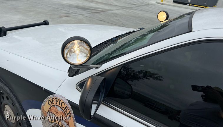 image for item LG9111 2010 Ford Crown Victoria Police Interceptor