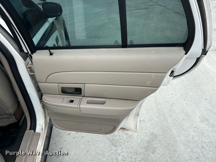 image for item LG9111 2010 Ford Crown Victoria Police Interceptor