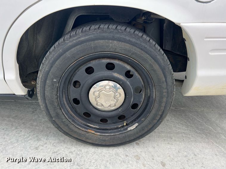 image for item LG9111 2010 Ford Crown Victoria Police Interceptor