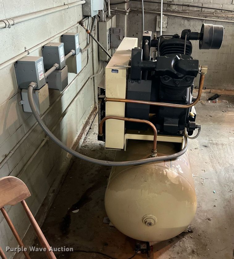 image for item LG9114 Ingersoll Rand 7100  air compressor