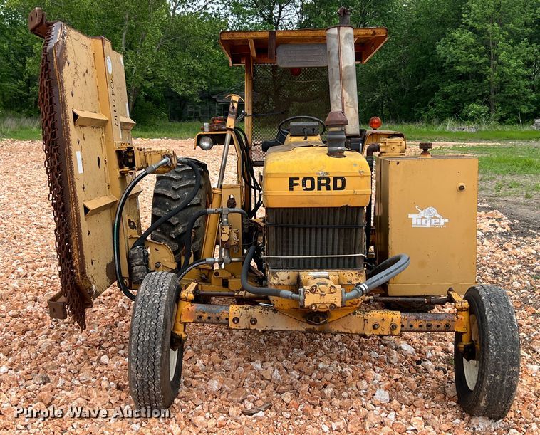 image for item LG9152 1985 Ford 7610  tractor