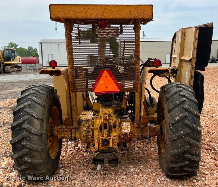 image for item LG9152 1985 Ford 7610  tractor