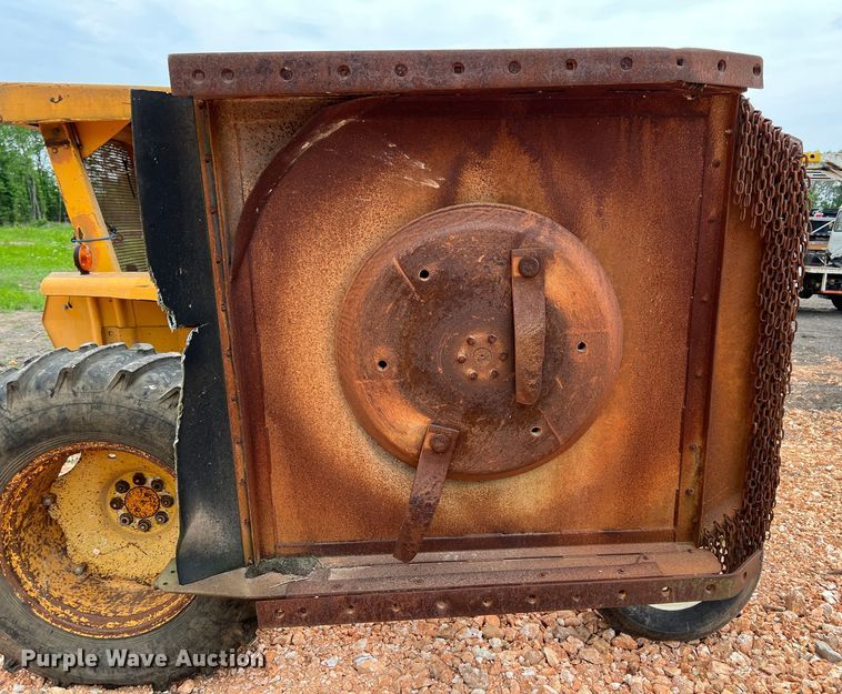 image for item LG9152 1985 Ford 7610  tractor