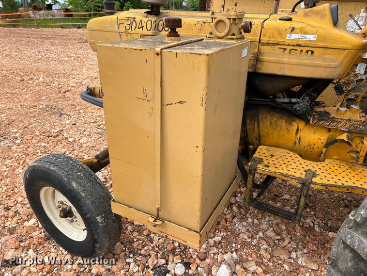 image for item LG9152 1985 Ford 7610  tractor
