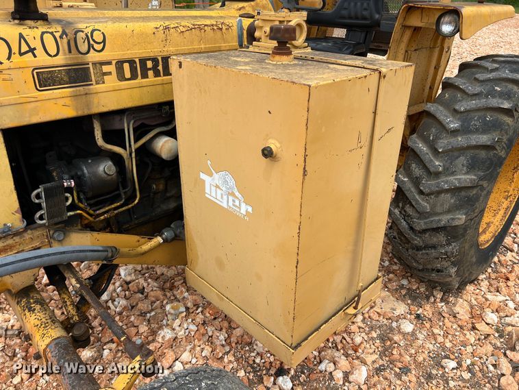 image for item LG9152 1985 Ford 7610  tractor